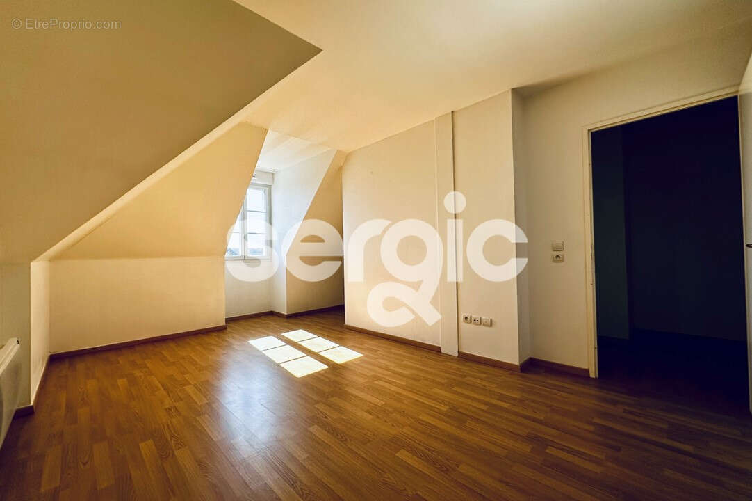 Appartement à MAGNY-LE-HONGRE