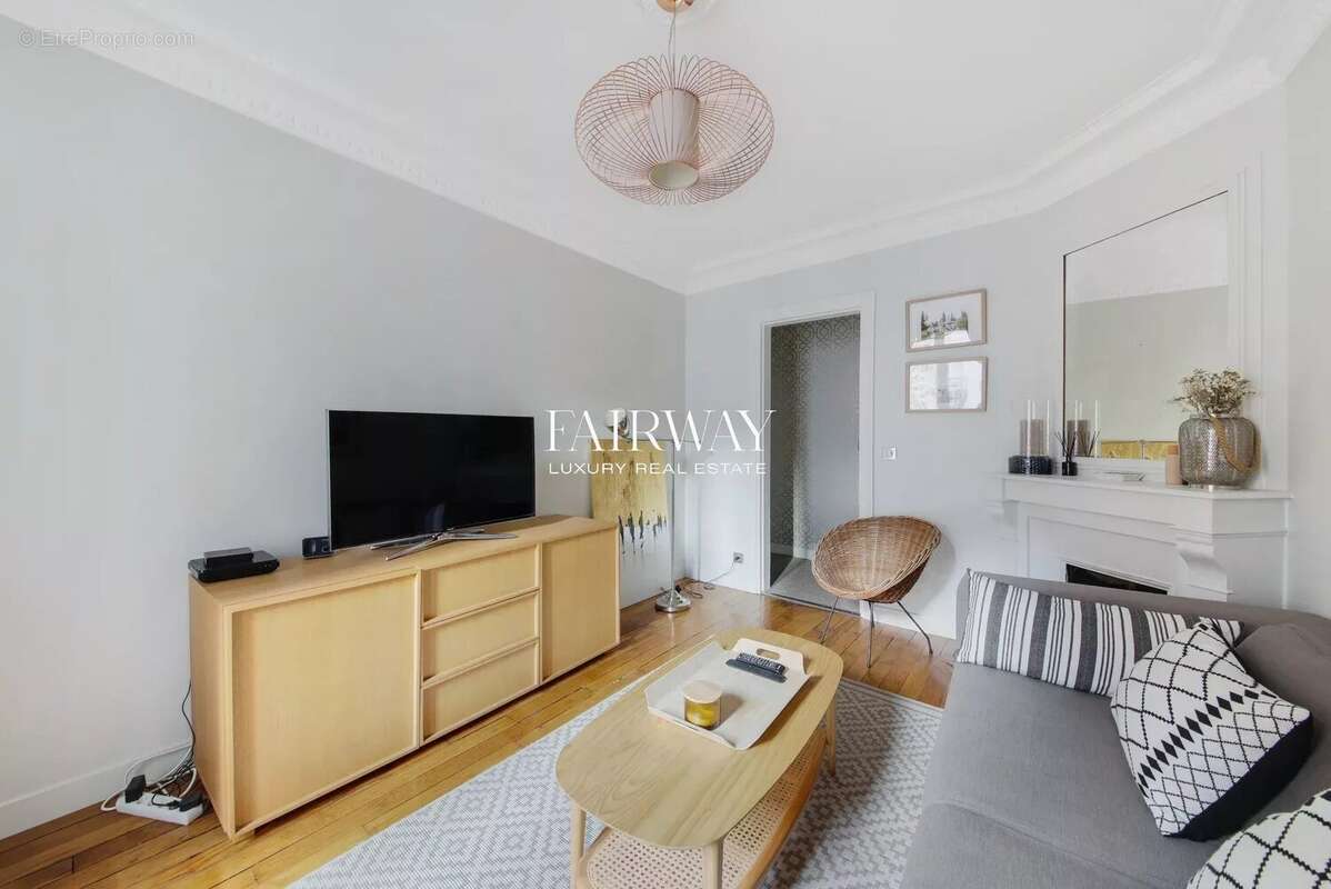 Appartement à PARIS-2E