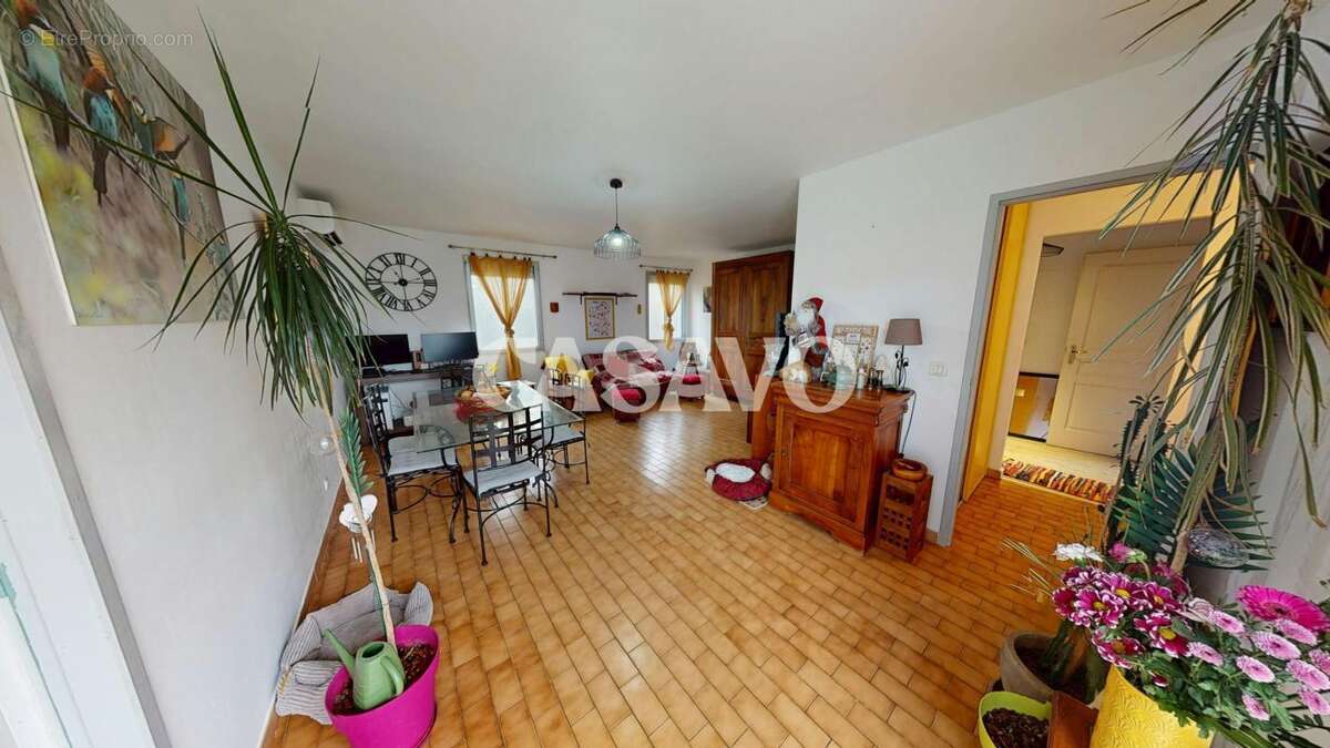Vente Maison 3 pièces de 80m² - 30250 Sommières - photo 2