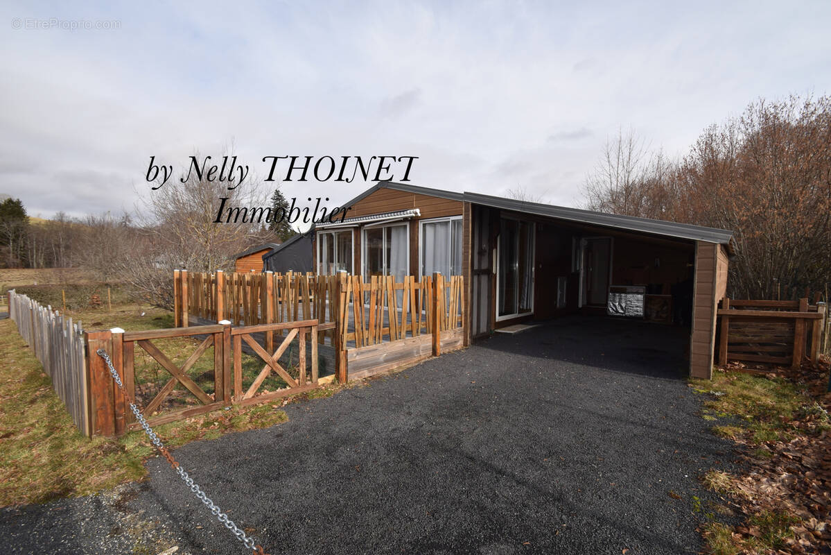 Maison à BESSE-ET-SAINT-ANASTAISE