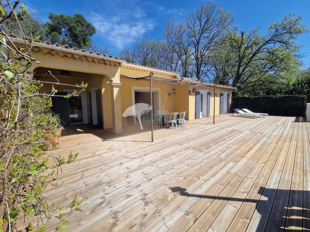 Maison à SAINT-ANTONIN-DU-VAR