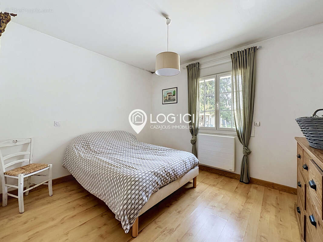 LESTELLE-BETHARRAM - Vente Maison familiale 4 chambres avec piscine et double garage - photo 13