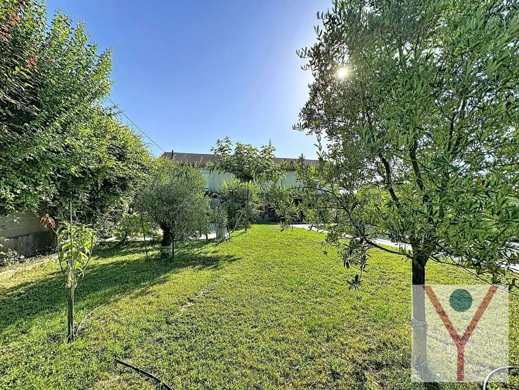Maison 197 m² à Villars-Les-Dombes  - photo 3