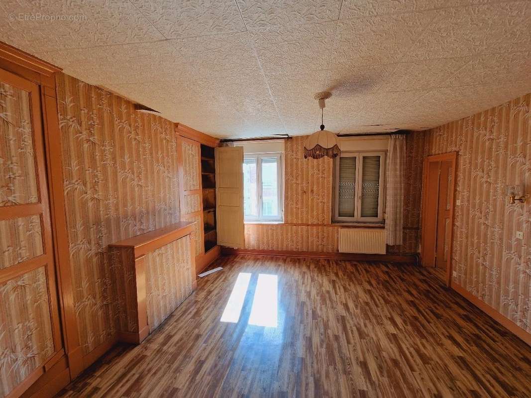 Maison à MAUBERT-FONTAINE