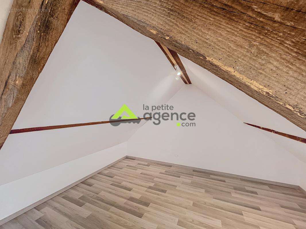 Maison à LAVAVEIX-LES-MINES