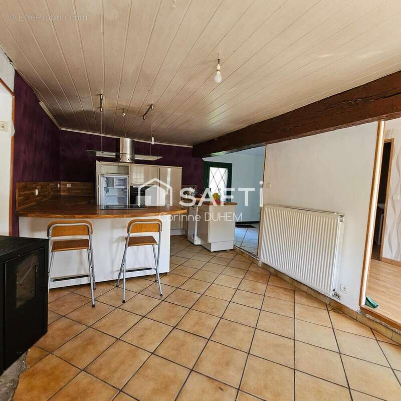 Photo 4 - Maison à LE MONTET