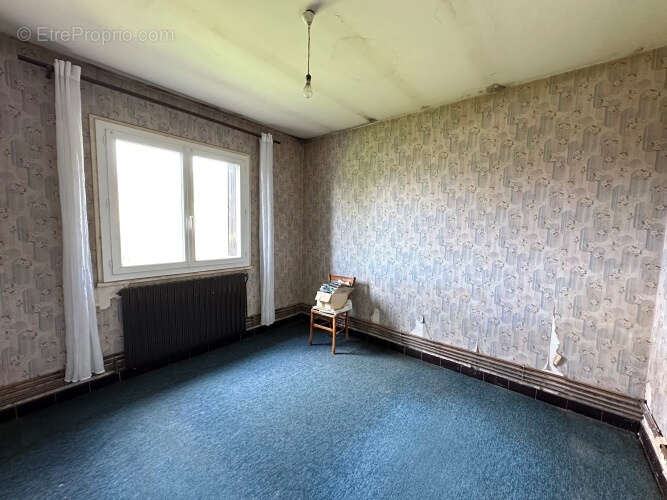 Maison 140 m² à Manzat  - photo 7