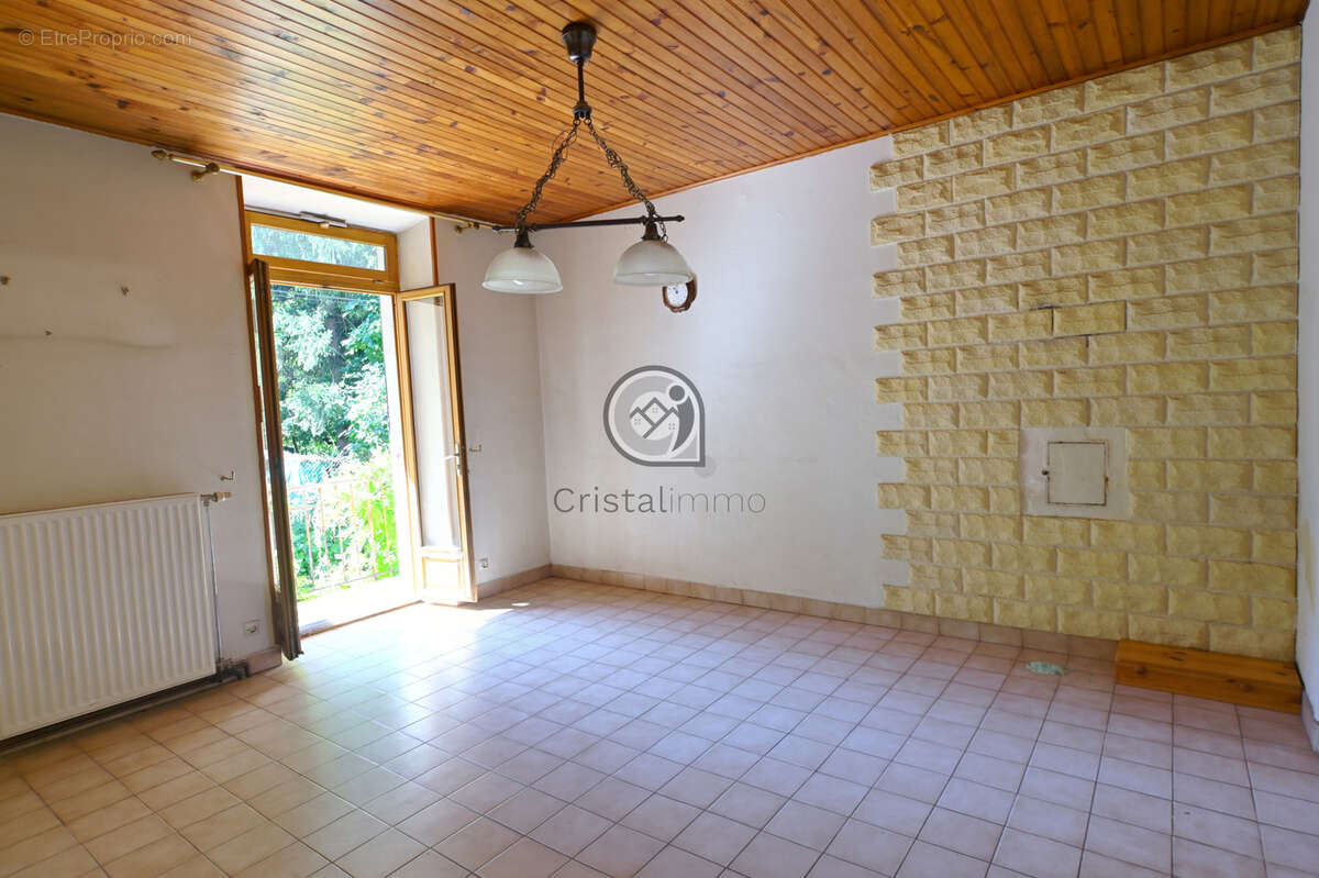 Exclusivité - Appartement 3 pièces avec balcon, cave, cellier et jardin privatif sur Domene. - photo 5