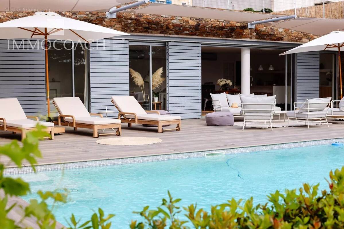 Maison à BORMES-LES-MIMOSAS