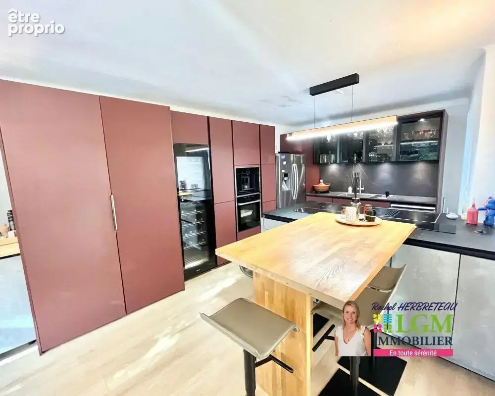 Maison de caractère – Centre-ville de La Roche-sur-Yon – 245,58 m² - photo 3