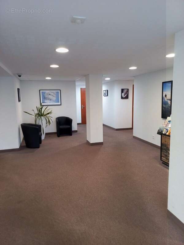 Salon entrée de la résidence - Appartement à REIMS