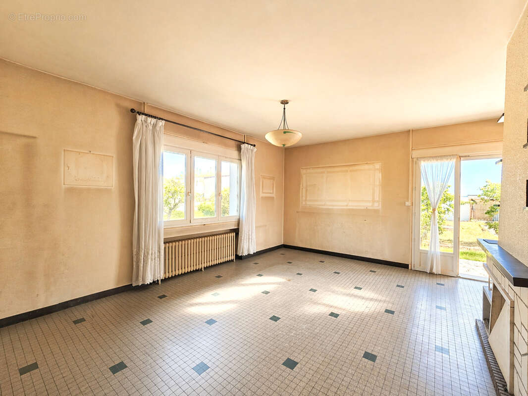 Maison avec T1 bis  indépendant à louer et jardin - photo 6