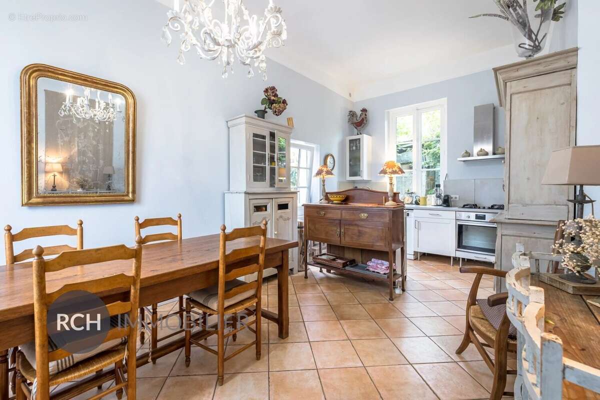 Secteur CCPH et HOUDAN - Maison de charme en pierre avec joli jardin - photo 7