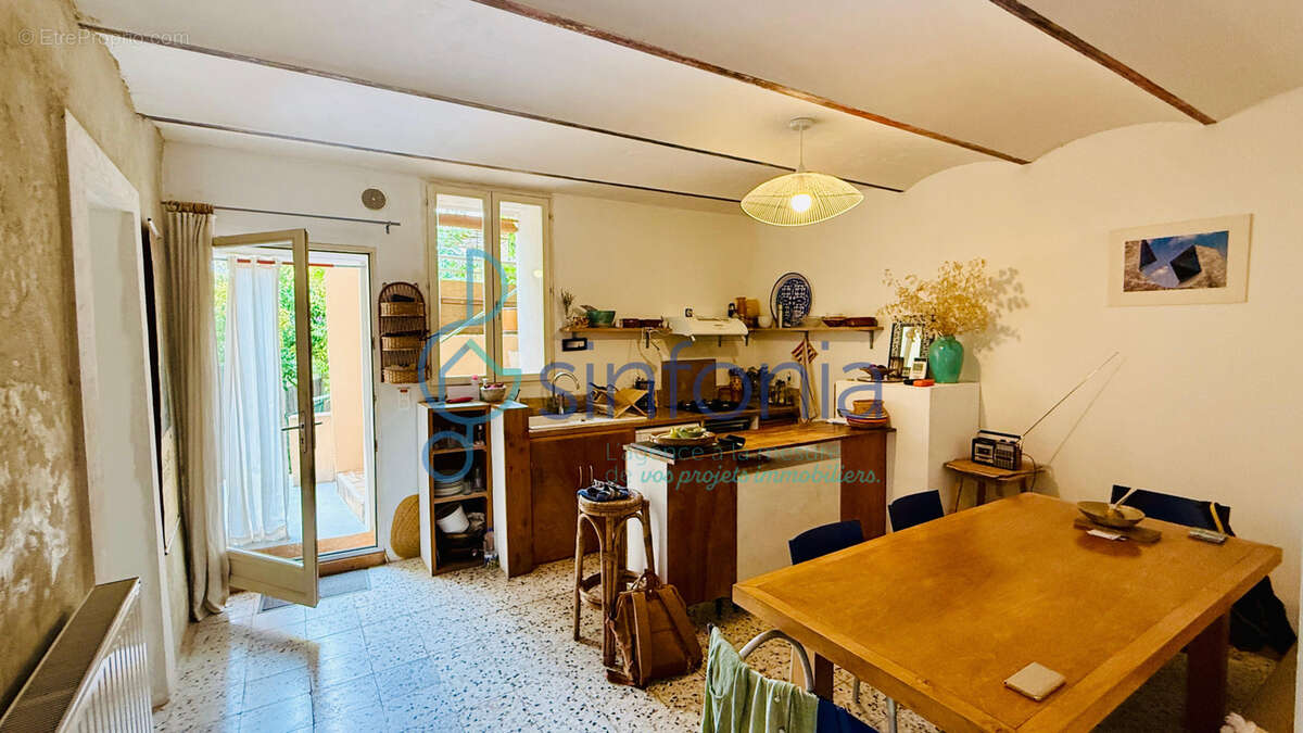 Maison à SAINT-QUENTIN-LA-POTERIE
