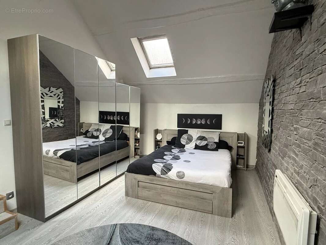 Maison à VILLENEUVE-LA-GUYARD