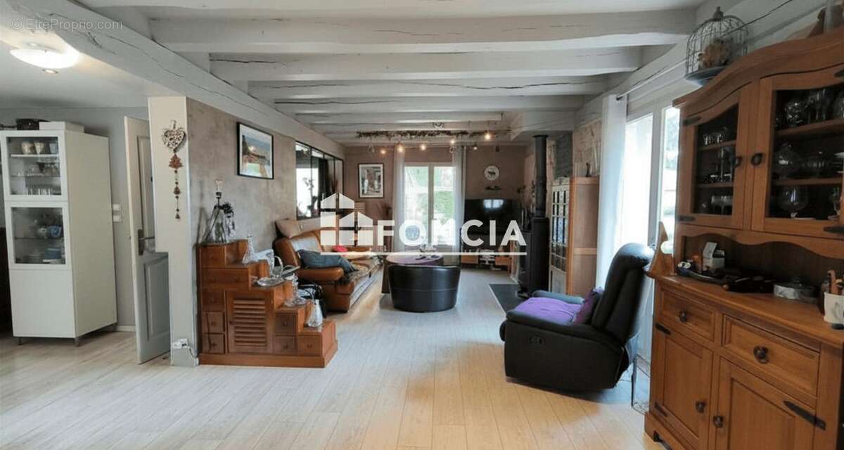 Maison à NAZELLES-NEGRON