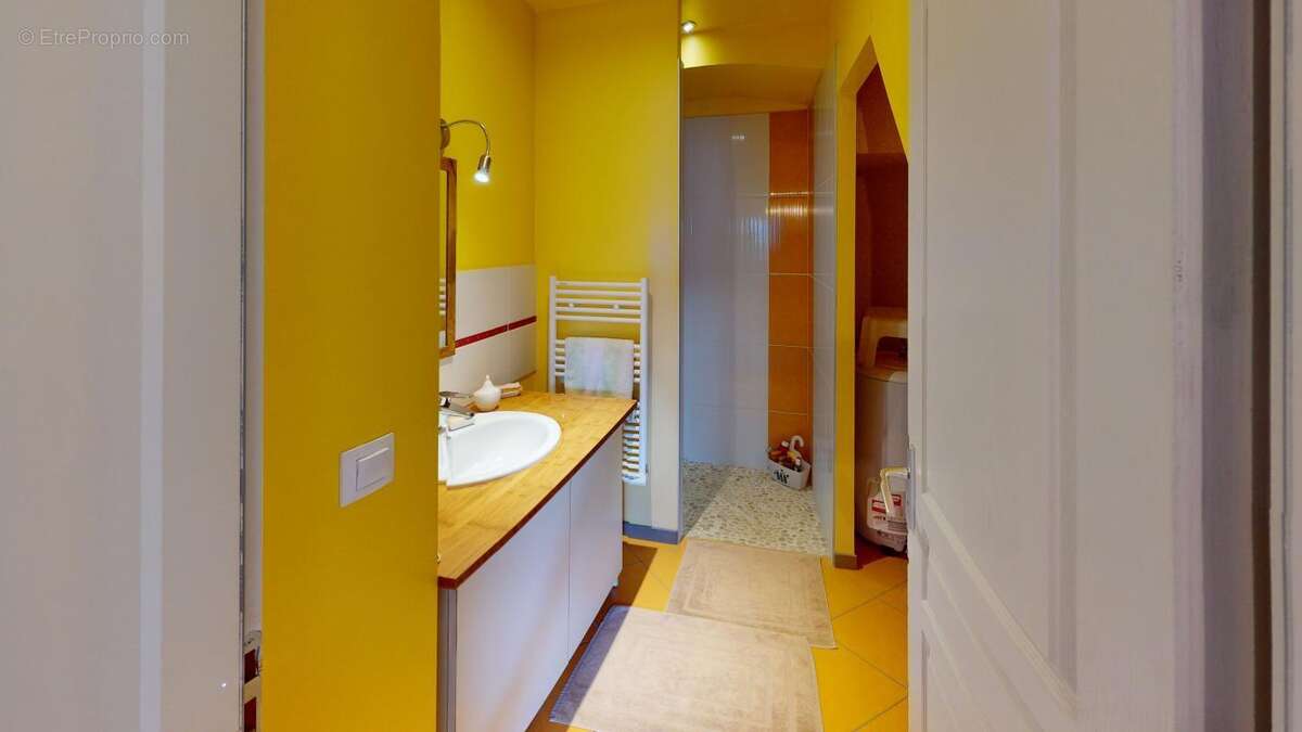 Maison à SAINT-SATUR