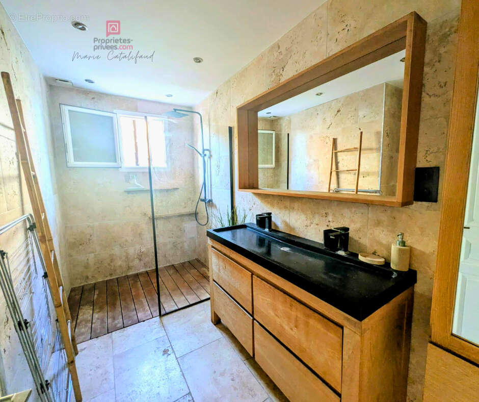 Maison à ROQUEBRUNE-SUR-ARGENS