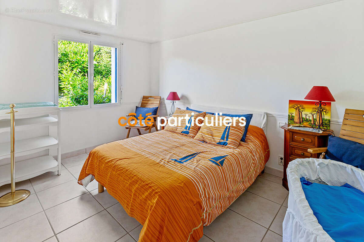 Maison à LA CHAPELLE-DES-MARAIS