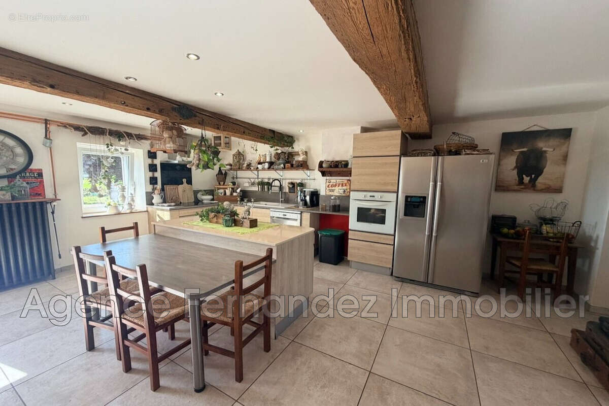 Maison 143 m² à Le Bouchaud  - photo 8