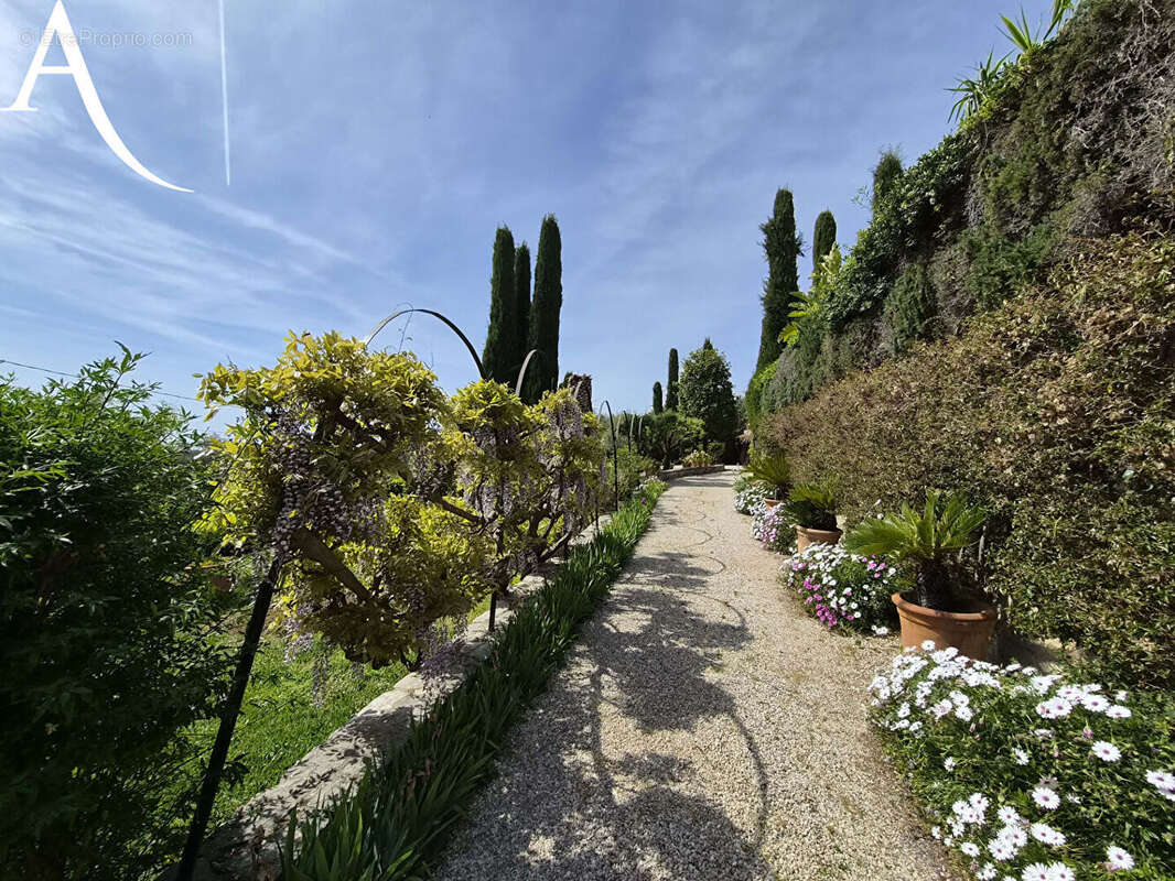Maison à MOUGINS