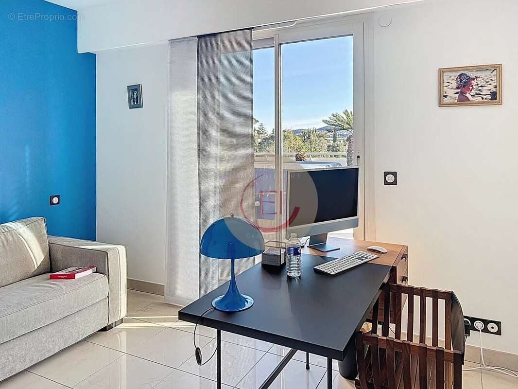 Appartement à MANDELIEU-LA-NAPOULE
