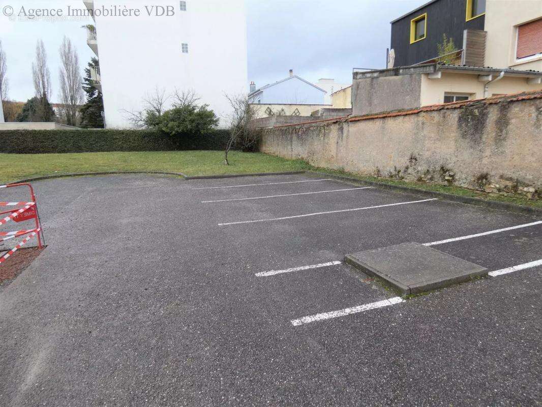 Commerce à SAINT-MAX