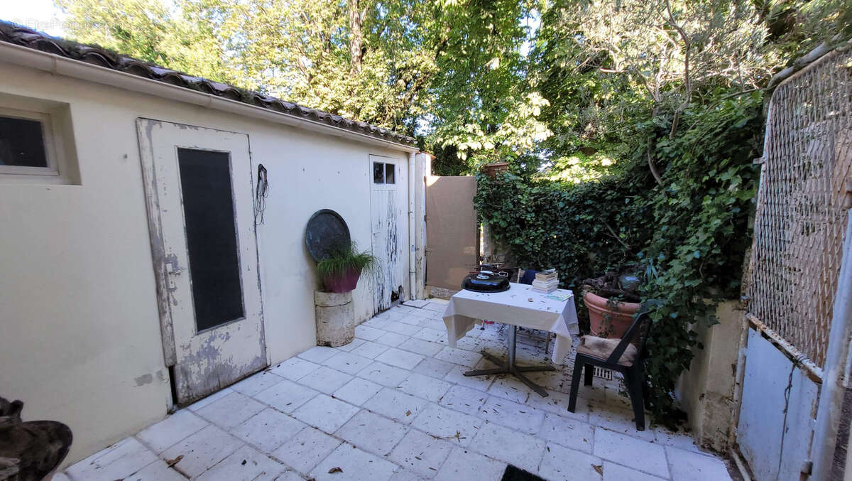 Maison à MORTAGNE-SUR-GIRONDE