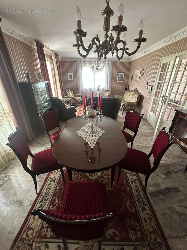 Maison à PARAY-VIEILLE-POSTE