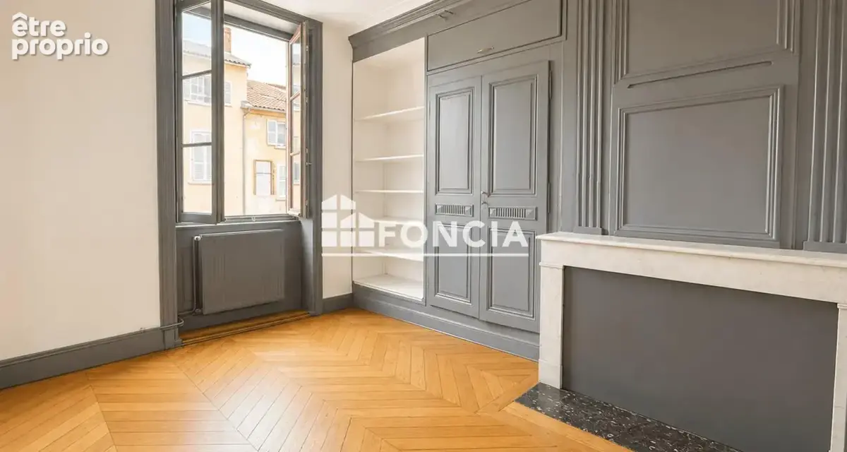 À VENDRE - Rue Nationale- Appartement de caractère- 115m2 - photo 4