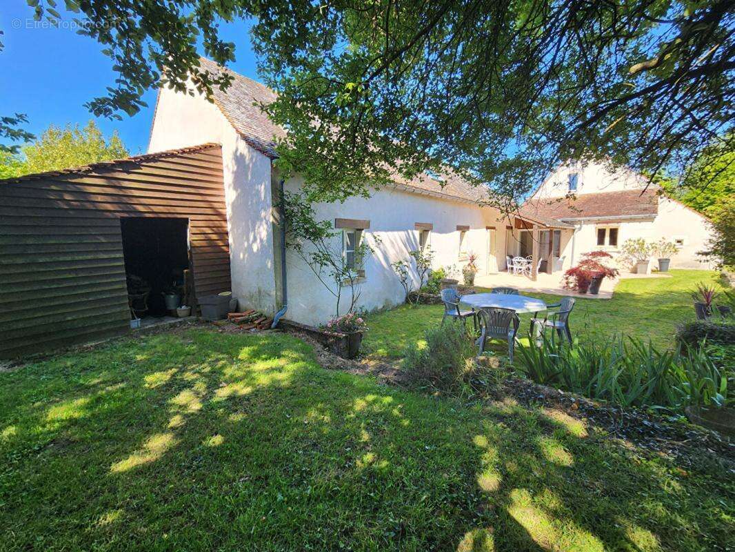 Maison Manthelan 7 pièce(s) 255 m2 - photo 3