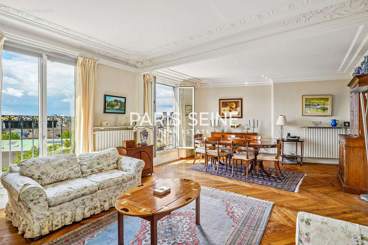 Appartement à PARIS-7E