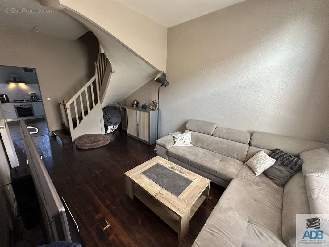 Appartement à LE COTEAU