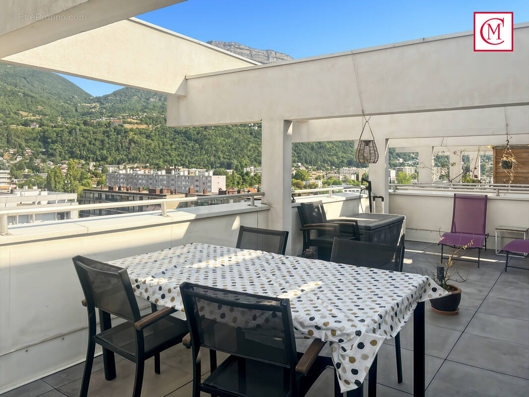Appartement à MEYLAN