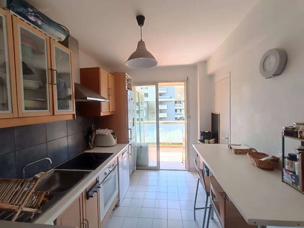 Appartement à SAINT-LAURENT-DU-VAR