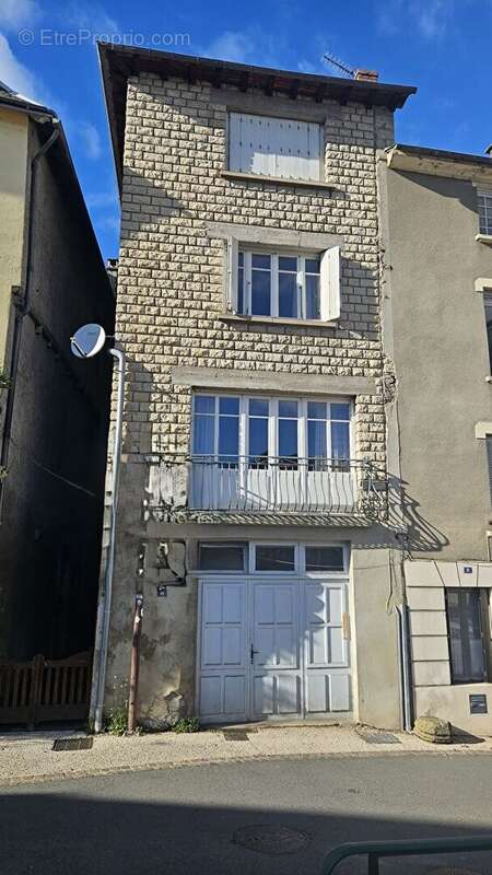 Maison à SAINT-GENIEZ-D'OLT