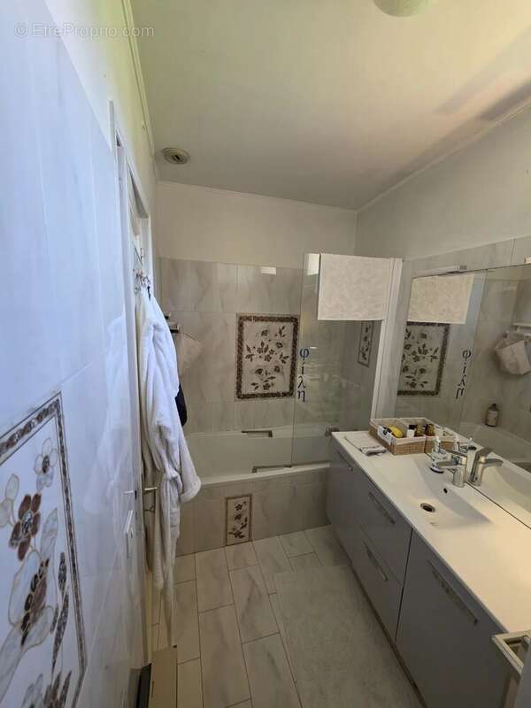 Appartement à ROQUEBRUNE-CAP-MARTIN