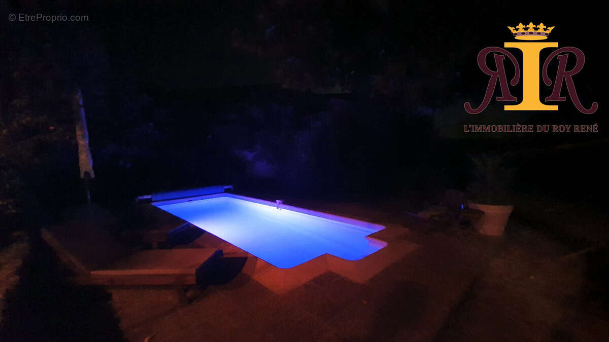 piscine de nuit - Maison à PERTUIS