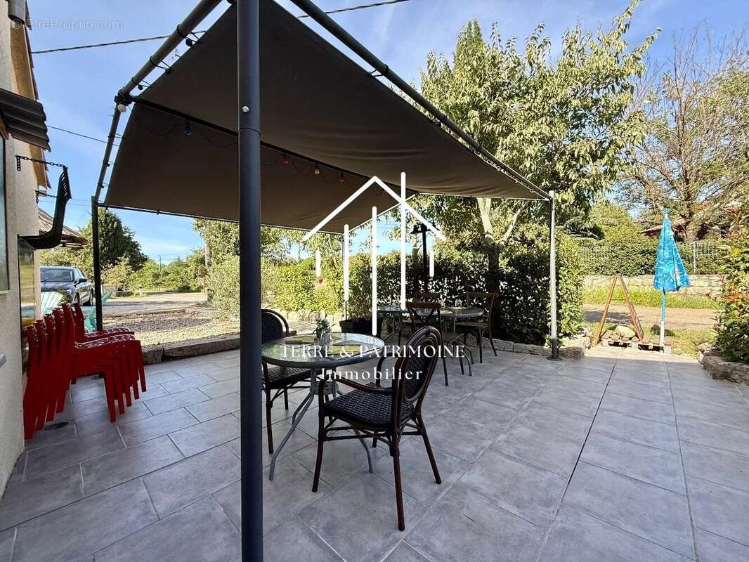 Commerce à CHANDOLAS