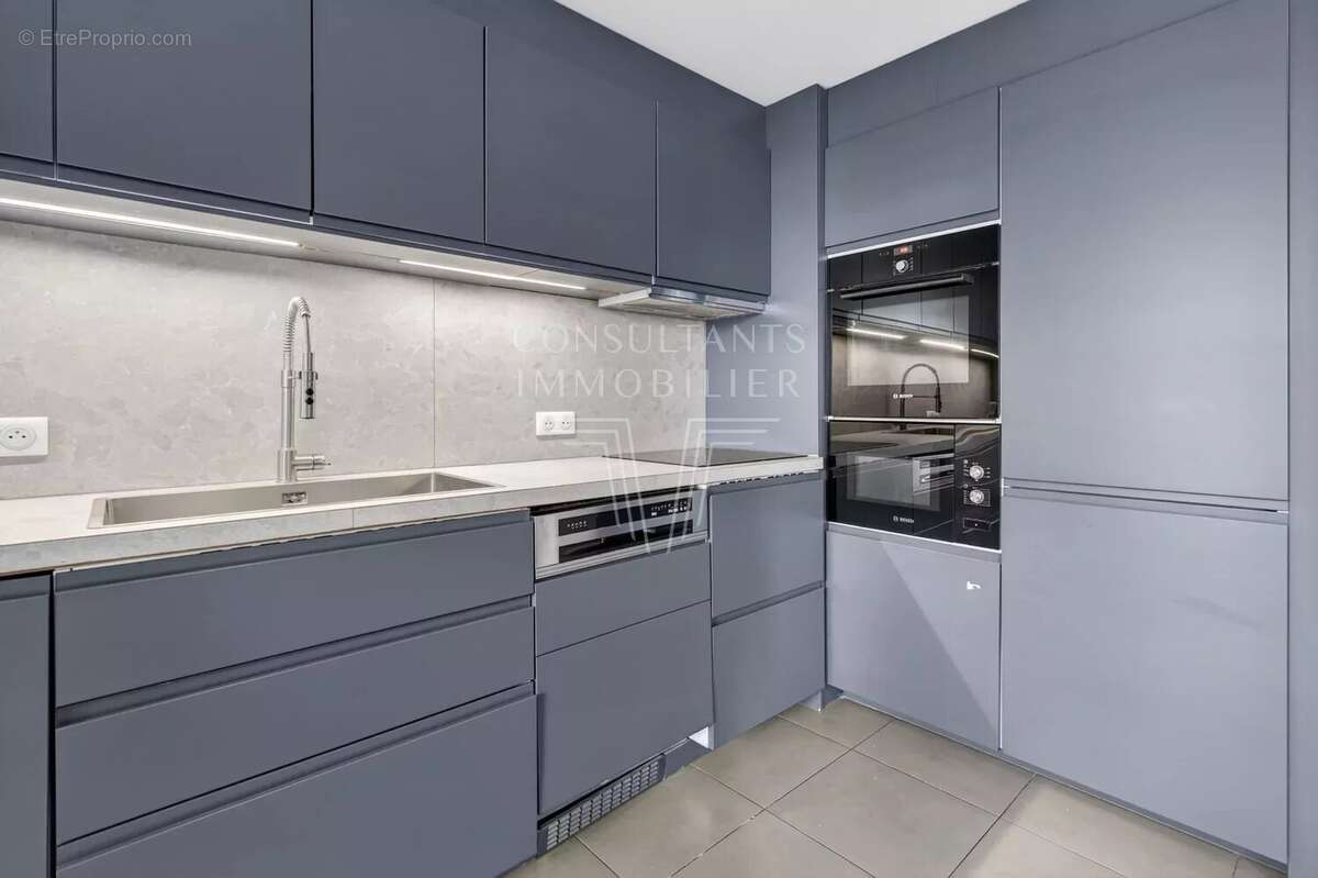 Appartement à LEVALLOIS-PERRET