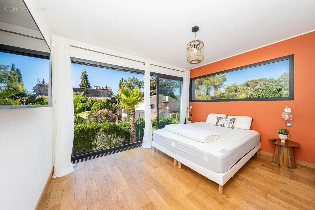 Maison à MOUGINS