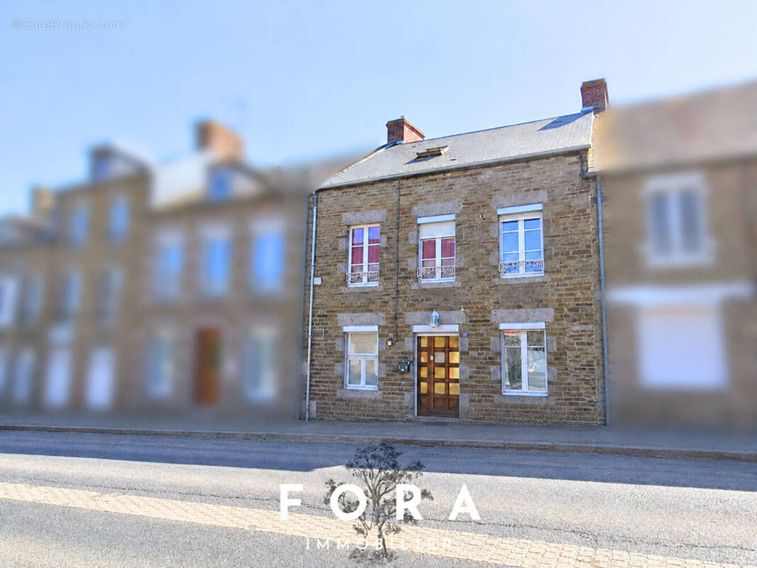 Maison à CONDE-SUR-NOIREAU