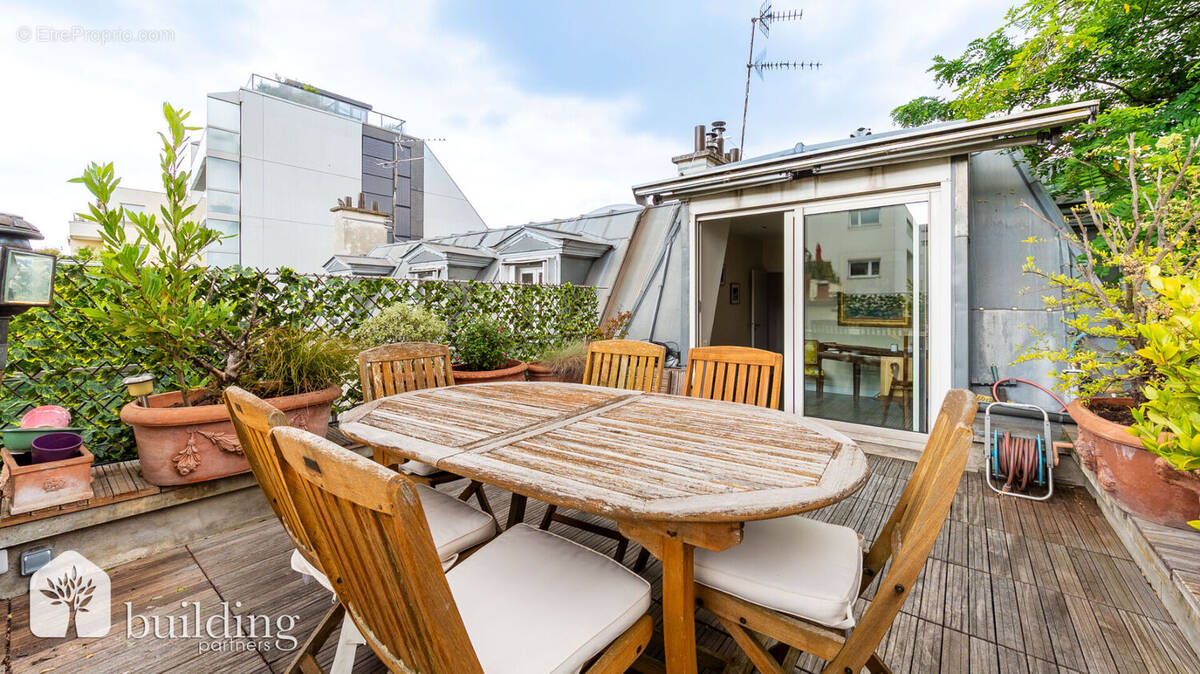 Appartement à COURBEVOIE