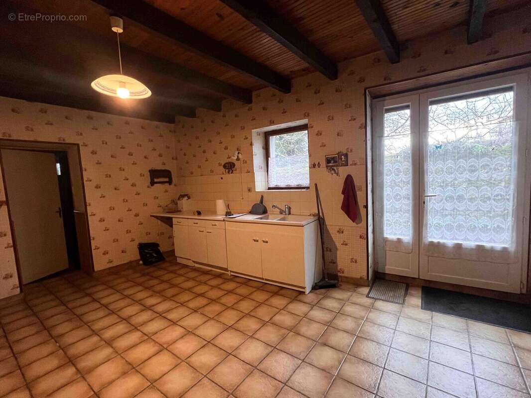 Maison à AVAILLES-LIMOUZINE
