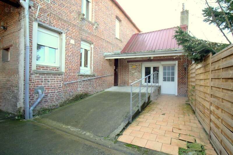 Appartement 5 pièces 138 m² à vendre à Douai (59500) - photo 2