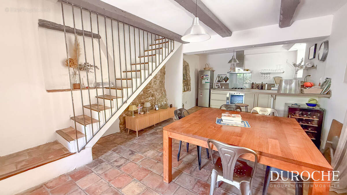 Maison à CADEROUSSE