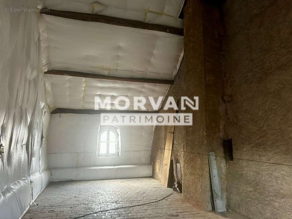 MAISON CENTRE VILLAGE  - 2 logements (1 loué) - 2 garages - Belle prestations !!! - photo 7