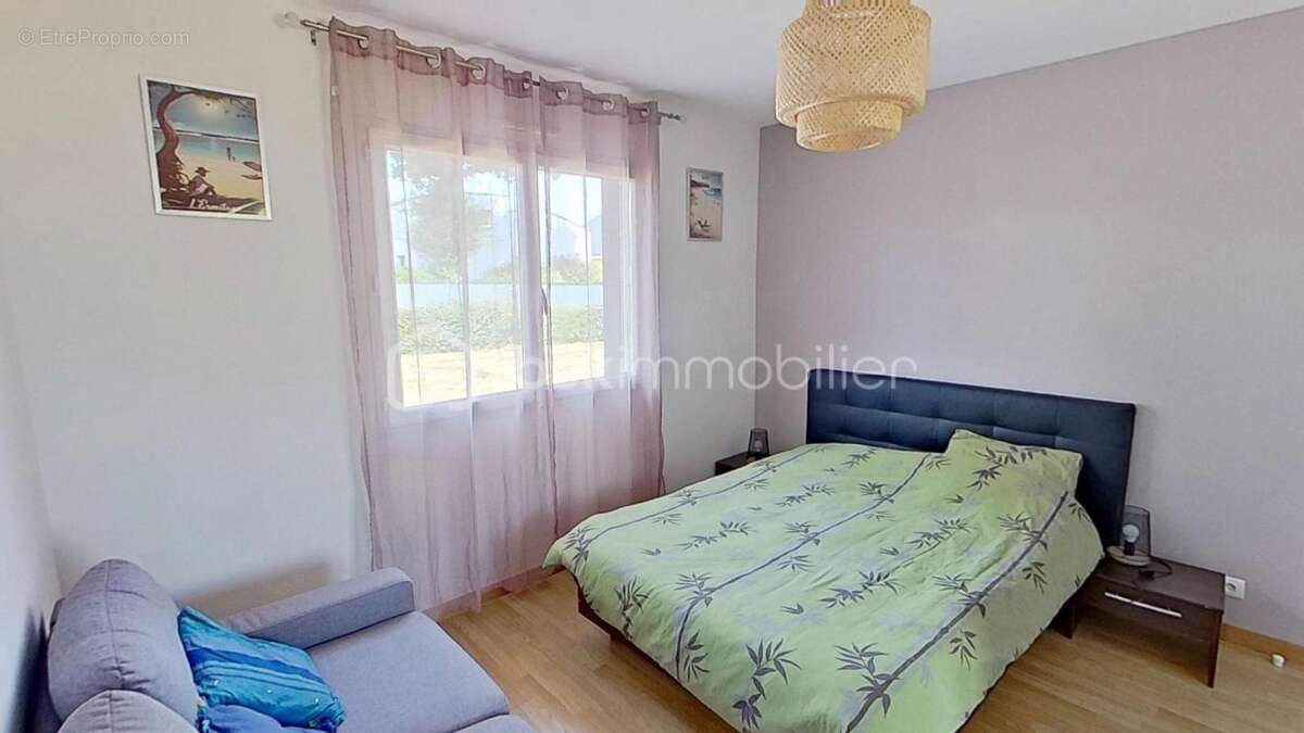 LARMOR PLAGE (56620) – Maison familiale de 152 m², 2 chambres + 2 suites parentales, une véranda, jacuzzi , deux garages - photo 14