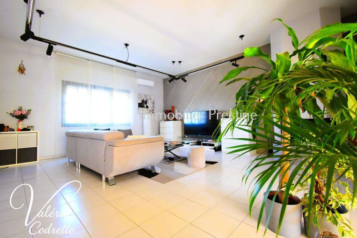 La moutonne – villa 185 m² – 6 chambres – piscine – terrain 1 996 m² – 4 grands garages 83260 - photo 11