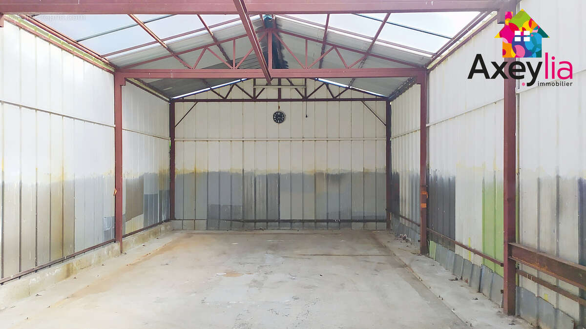 A vendre - aux portes de charlieu - maison 8 pièces avec beau terrain - photo 10